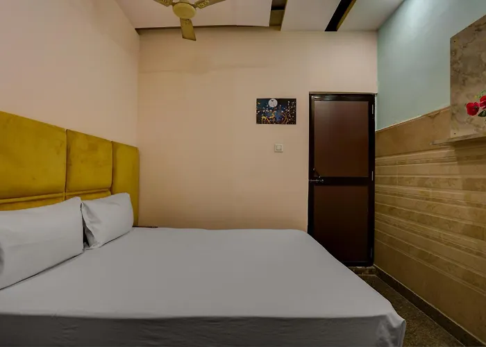 Hotel O Samrat